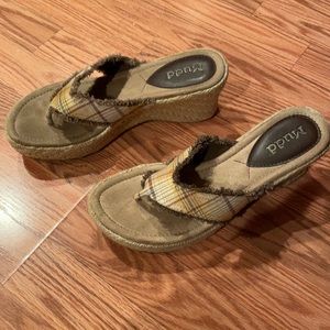 Mudd Sandal